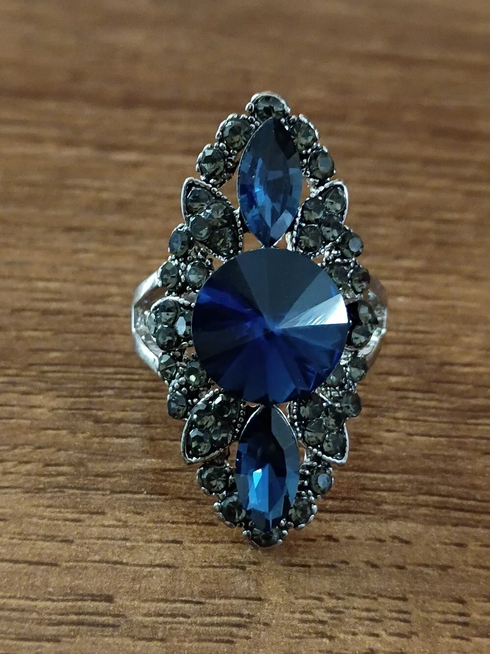 N/A elegant blue